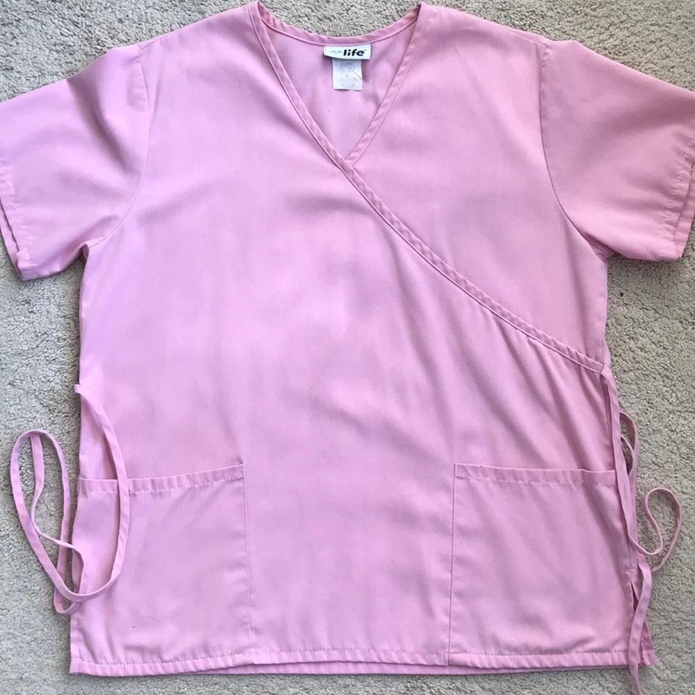 💕BABY PINK SCRUB TOP 💕